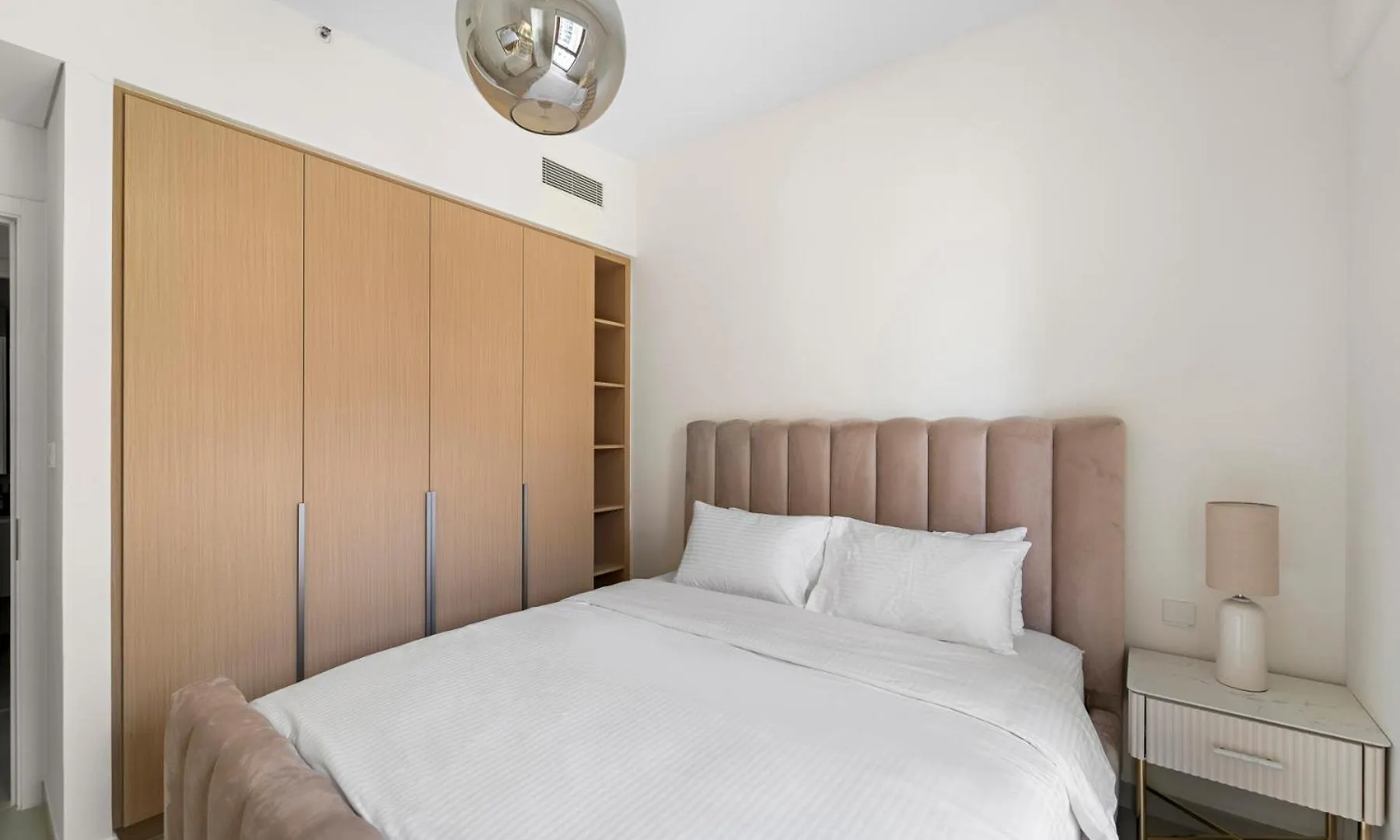 1Br Summer 4 Direct Beach Access Dubai