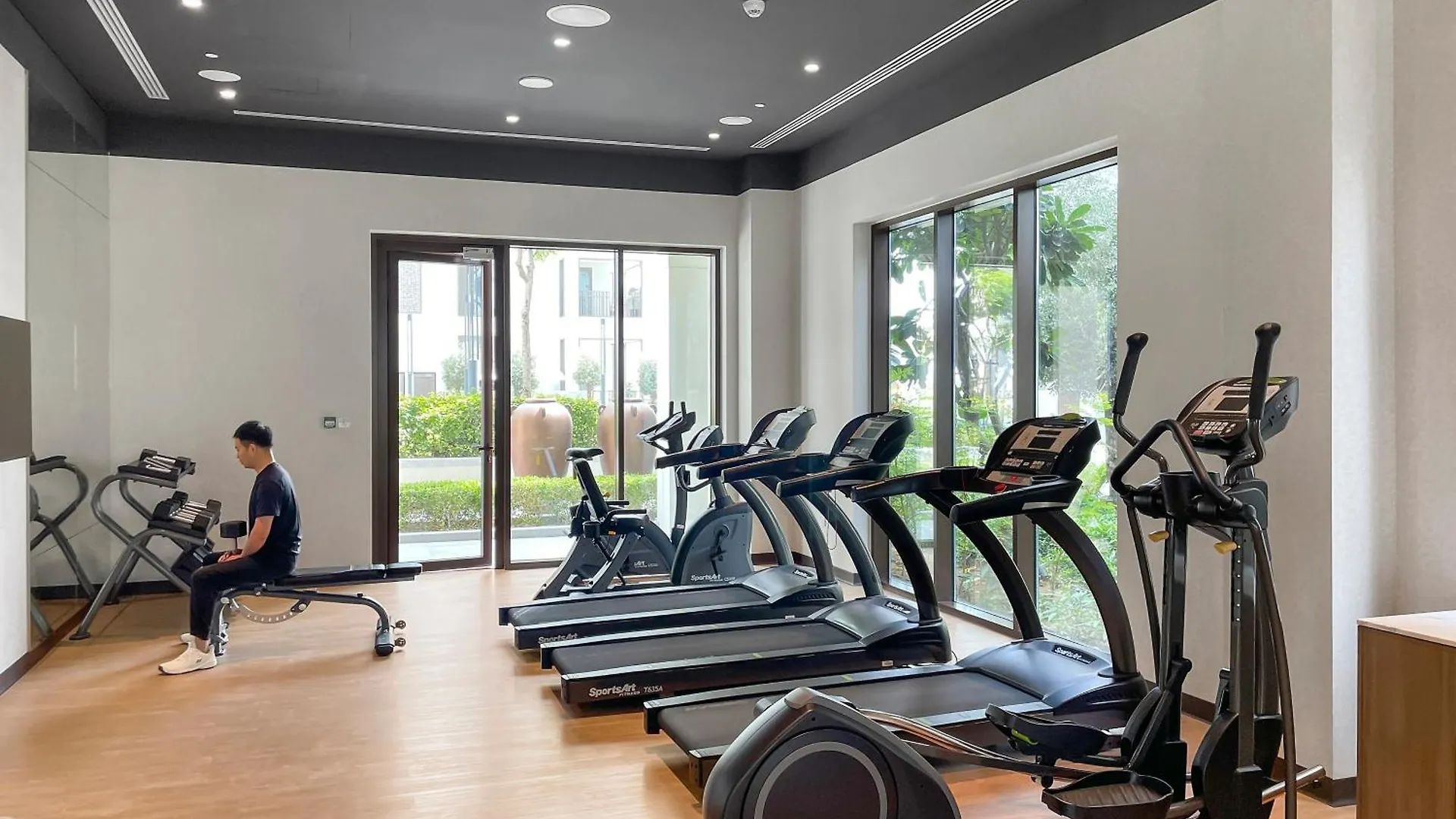 1Br Summer 4 Direct Beach Access Dubai Apartment